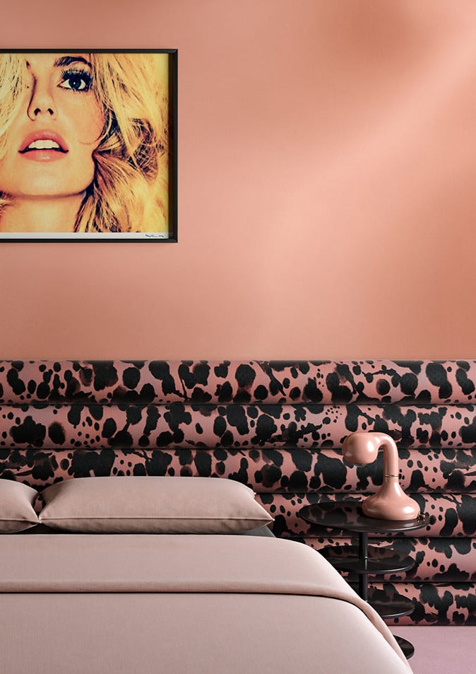 The Electricity© Mural Wallpaper in Retro Rosegold in an interior from drop it MODERN.